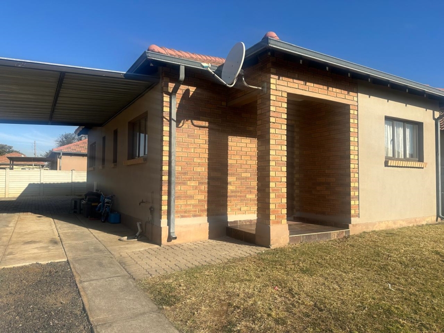 3 Bedroom Property for Sale in Waterval East North West